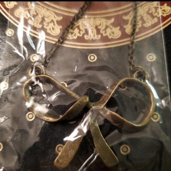 Jewelry - 4/$20 NWOT Bow Necklace